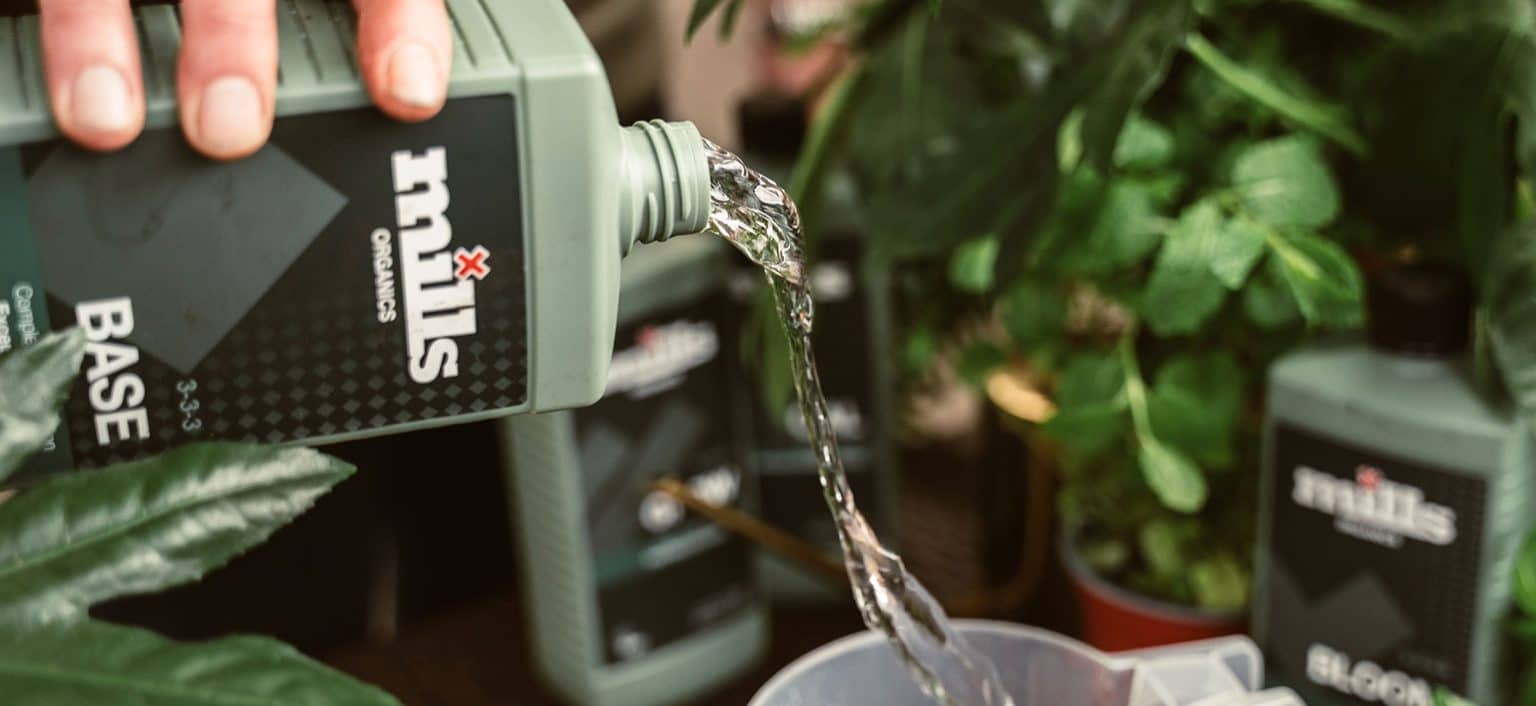 BASE Mills Organics Vegan - WWW.GROWGARDEN.CZ